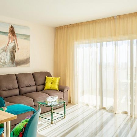 Esmeralda. Lovely And New Apartment Right By The Ocean! 칼라오살바헤 외부 사진