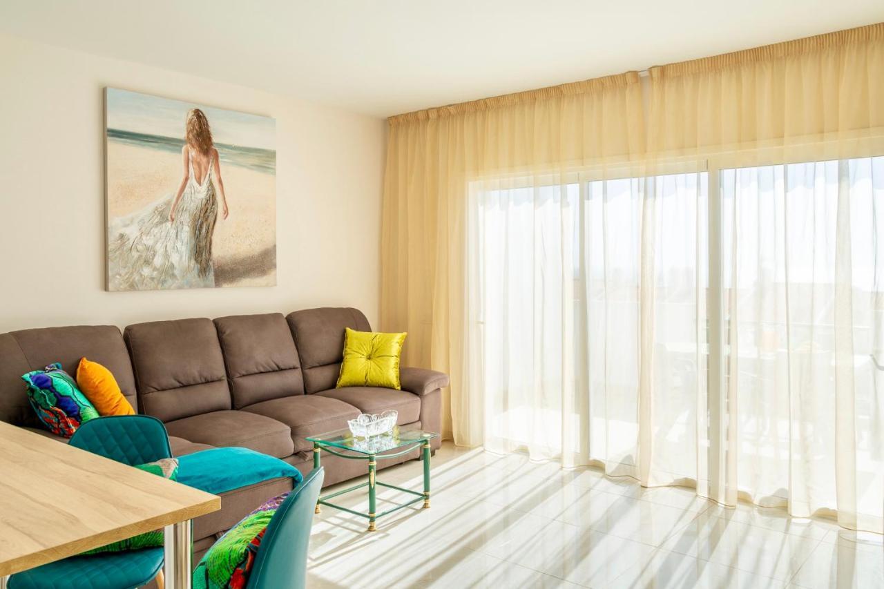 Esmeralda. Lovely And New Apartment Right By The Ocean! 칼라오살바헤 외부 사진