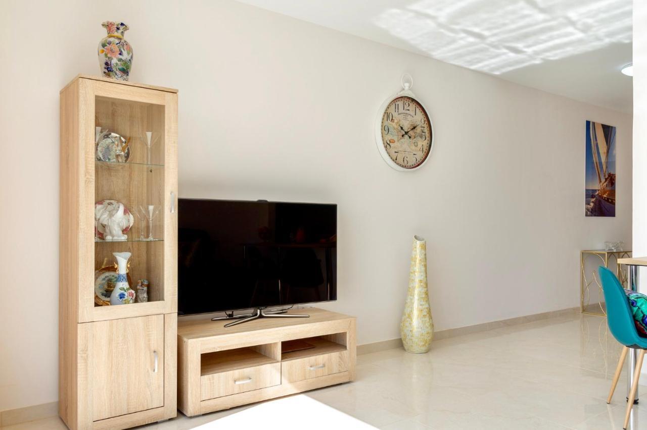Esmeralda. Lovely And New Apartment Right By The Ocean! 칼라오살바헤 외부 사진