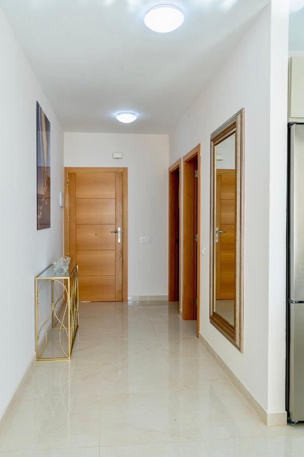 Esmeralda. Lovely And New Apartment Right By The Ocean! 칼라오살바헤 외부 사진